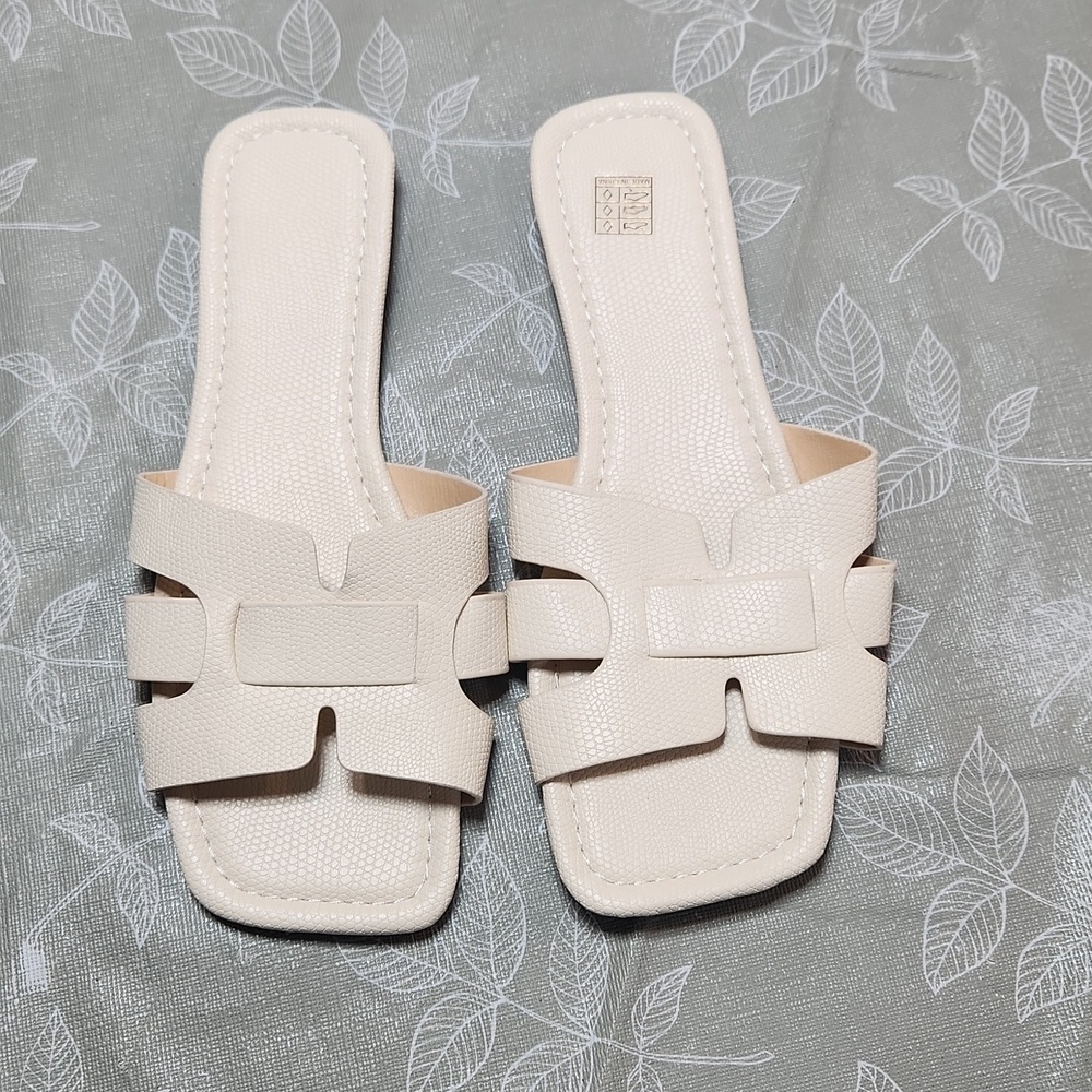 Women's Crocodile Embossed Flat Sandals Cross Strappy Open Toe Slide